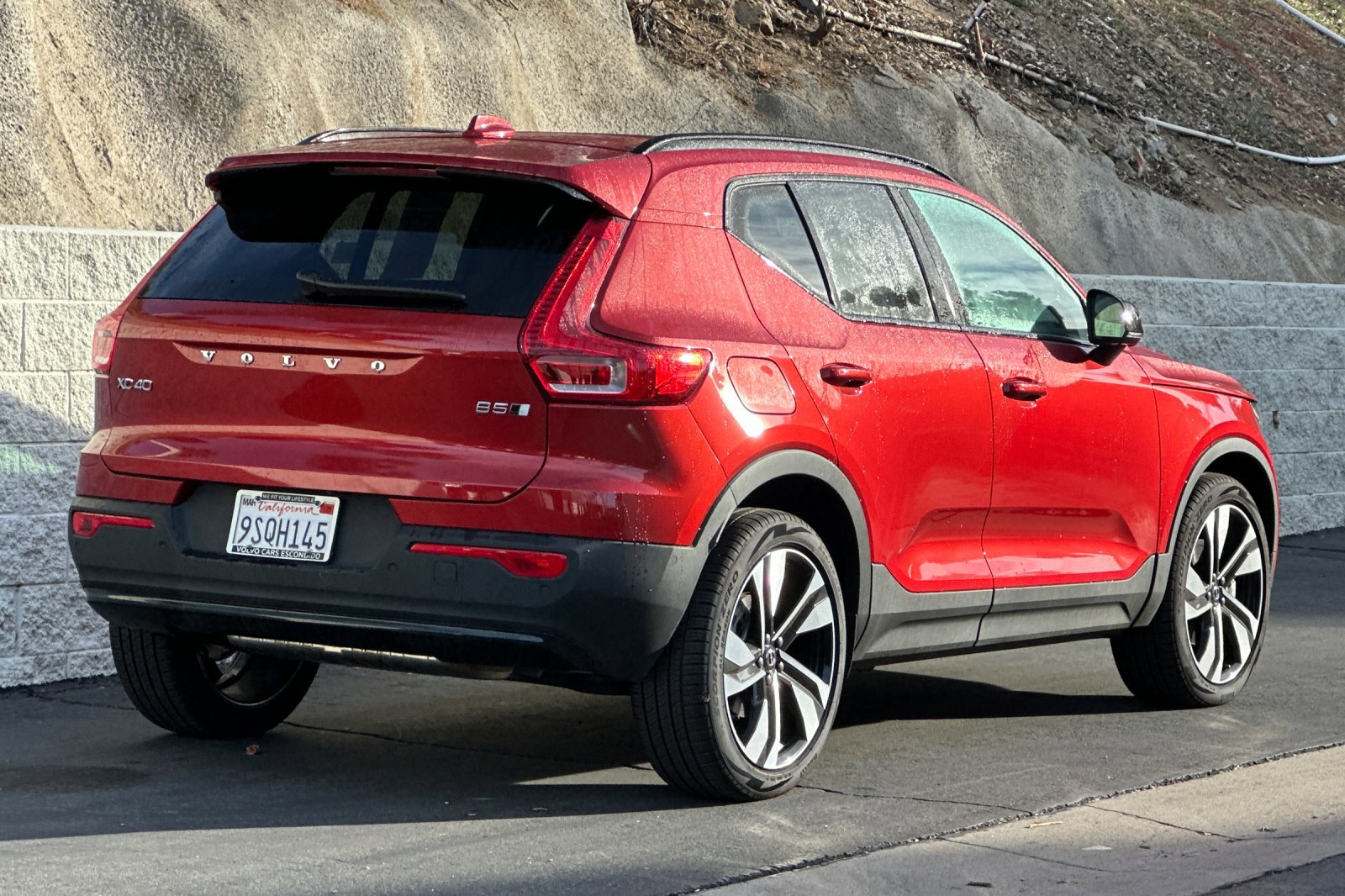 New 2025 Volvo XC40 B5 Plus image 4