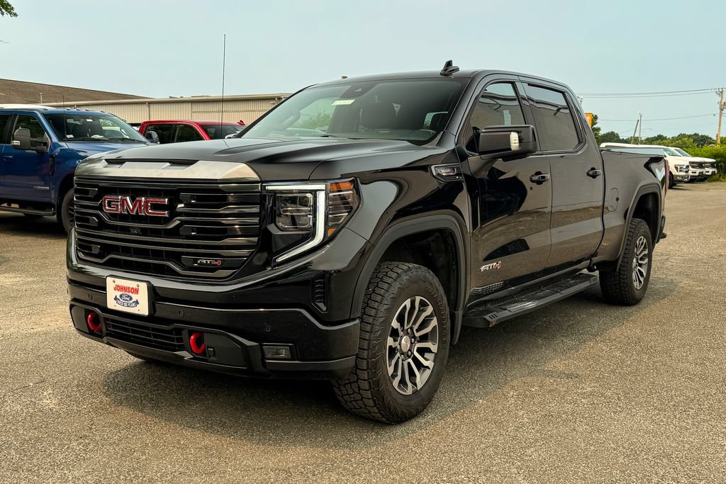 Used 2023 GMC Sierra 1500 AT4 w/ AT4 Premium Package AWD/4WD image 7