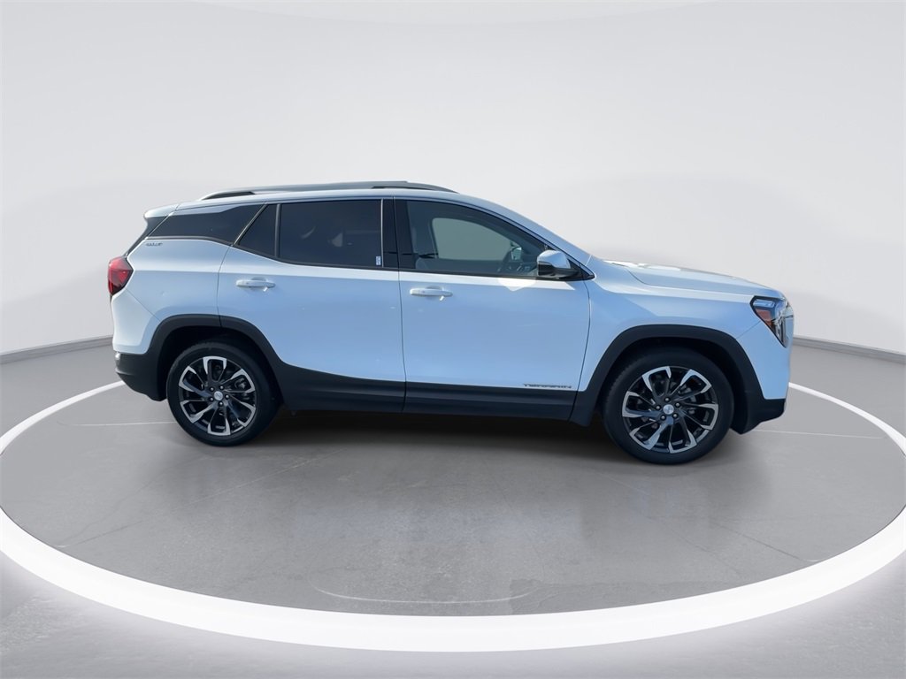 Used 2023 GMC Terrain SLT w/ Tech Package image 9