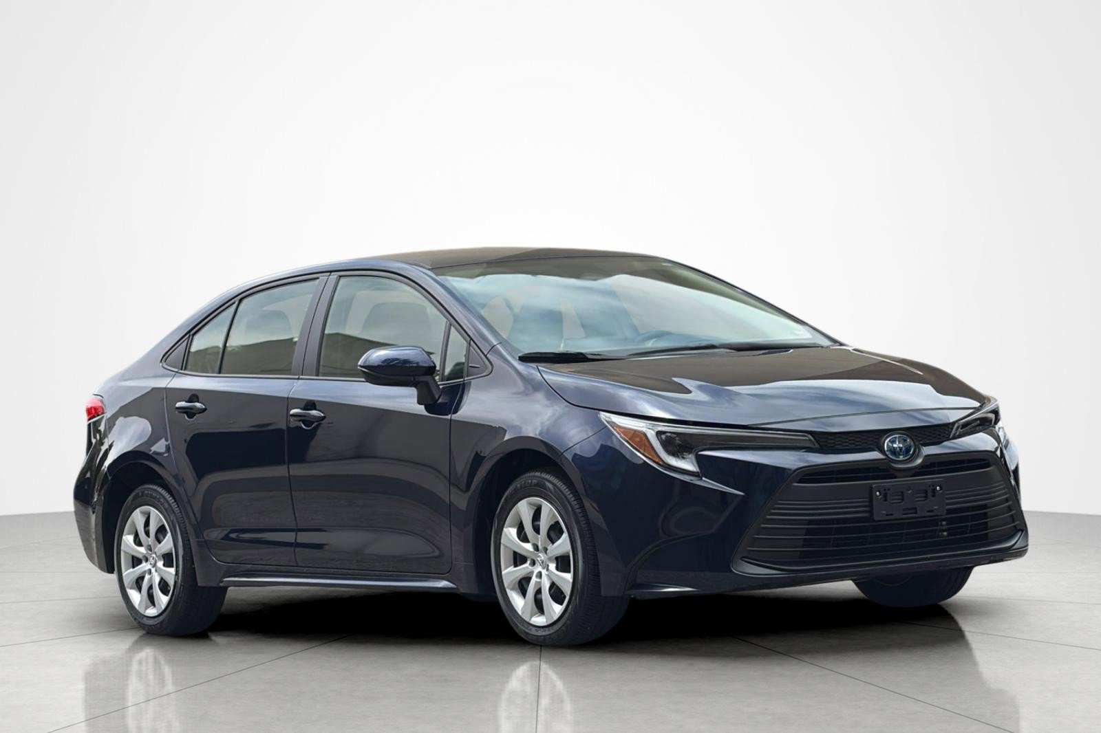 Used 2025 Toyota Corolla LE FWD image 7