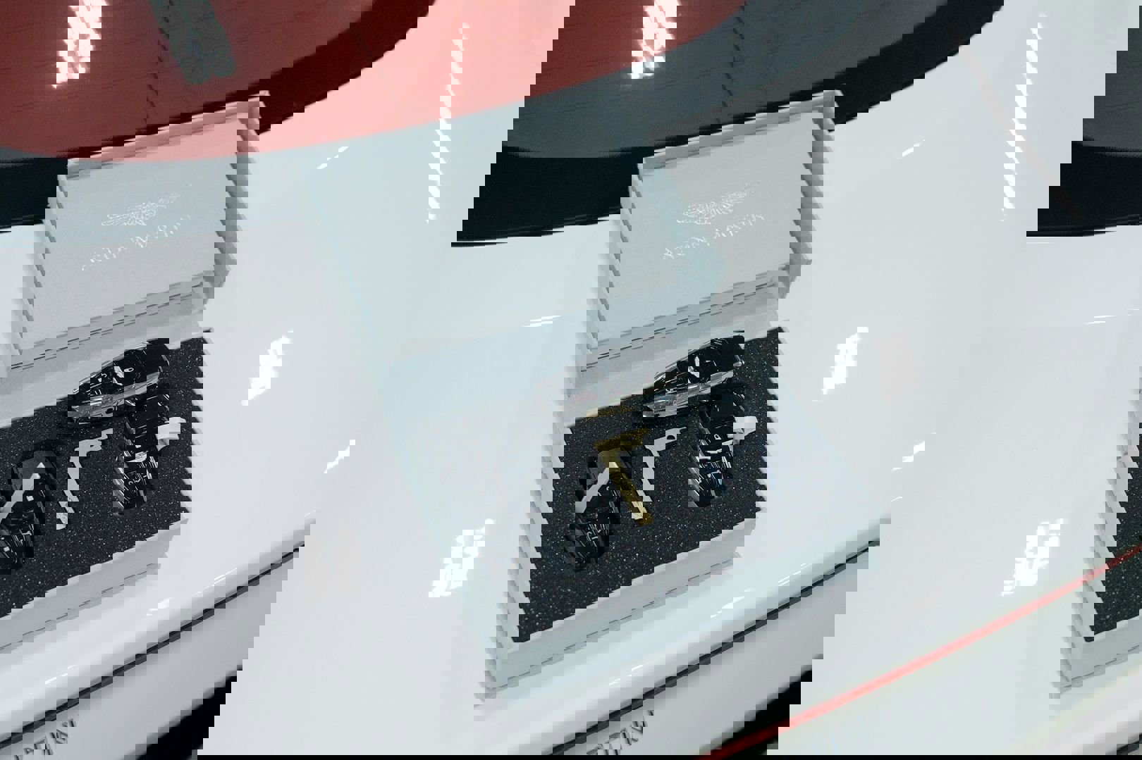 Used 2019 Aston Martin V8 Vantage Coupe image 55