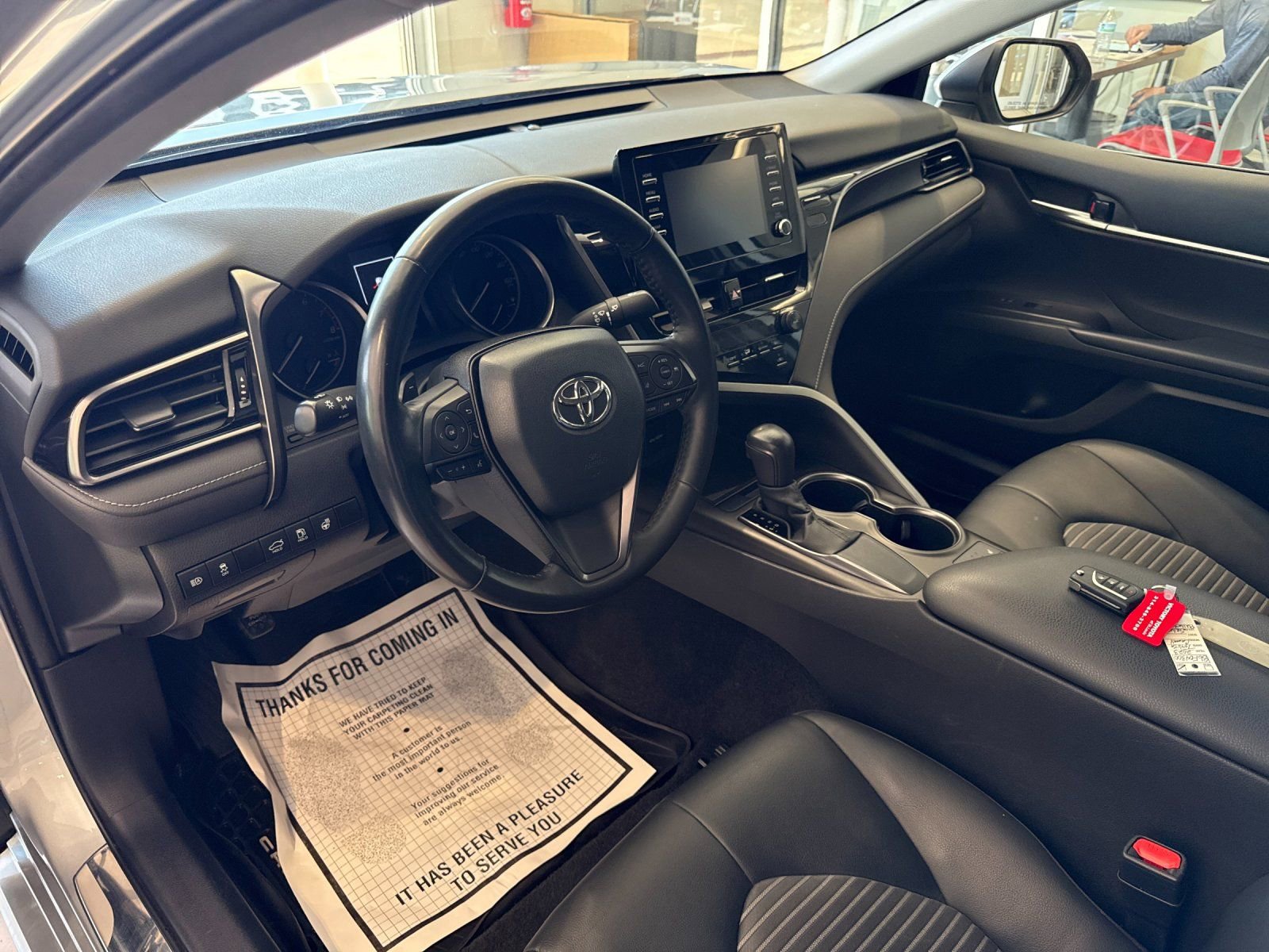 Used 2023 Toyota Camry SE FWD image 10