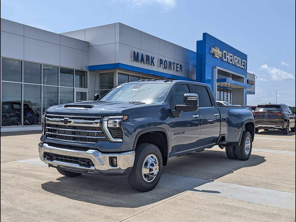 New 2026 Chevrolet Silverado 3500 LTZ w/ LTZ Convenience Package AWD/4WD image 1