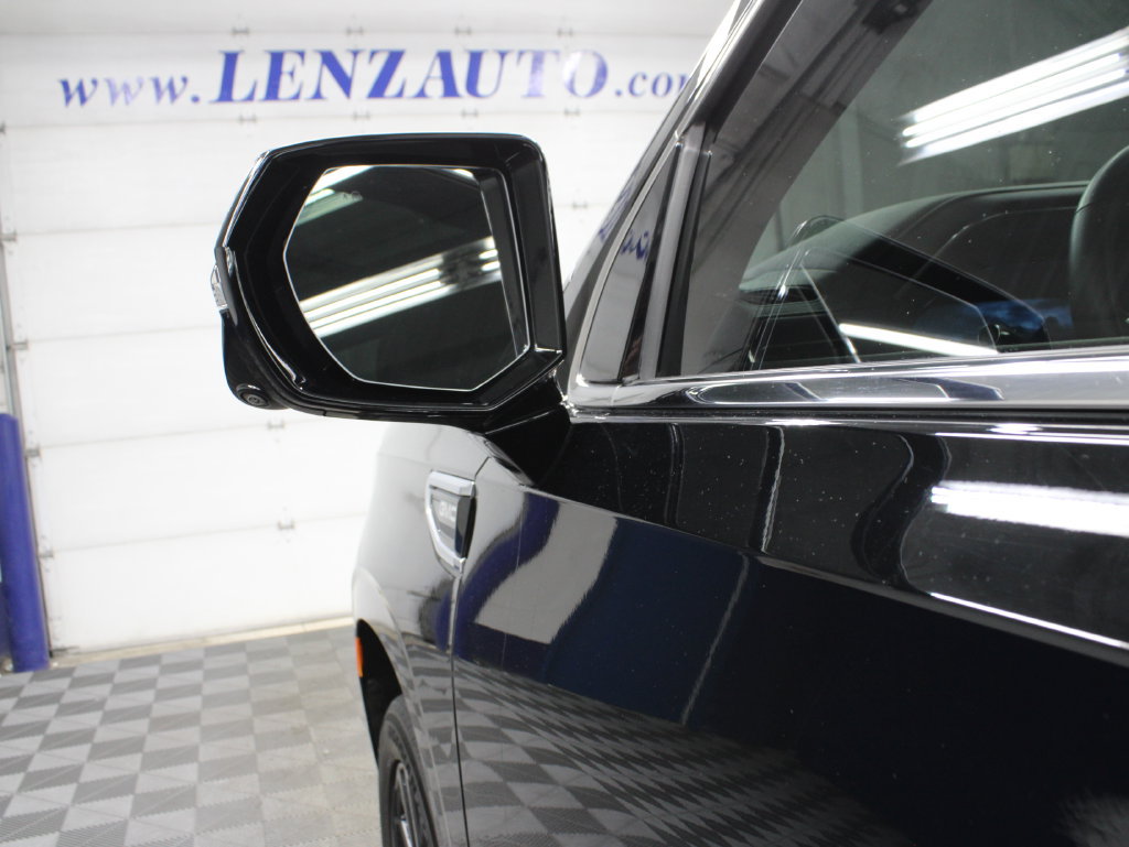Used 2023 GMC Yukon XL Denali AWD/4WD image 76