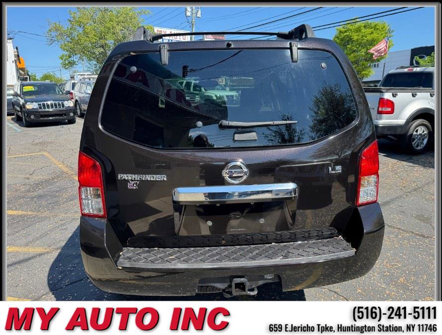 Used 2011 Nissan Pathfinder LE w/ Navigation Pkg image 5