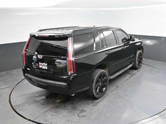 Used 2017 Cadillac Escalade Luxury AWD/4WD image 37