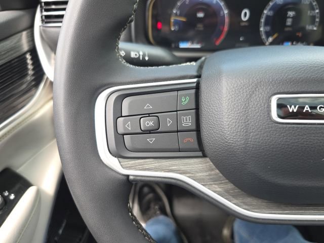 Used 2024 Jeep Wagoneer Series III w/ Premium Group I AWD/4WD image 20