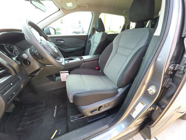 Used 2023 Nissan Rogue SV image 13