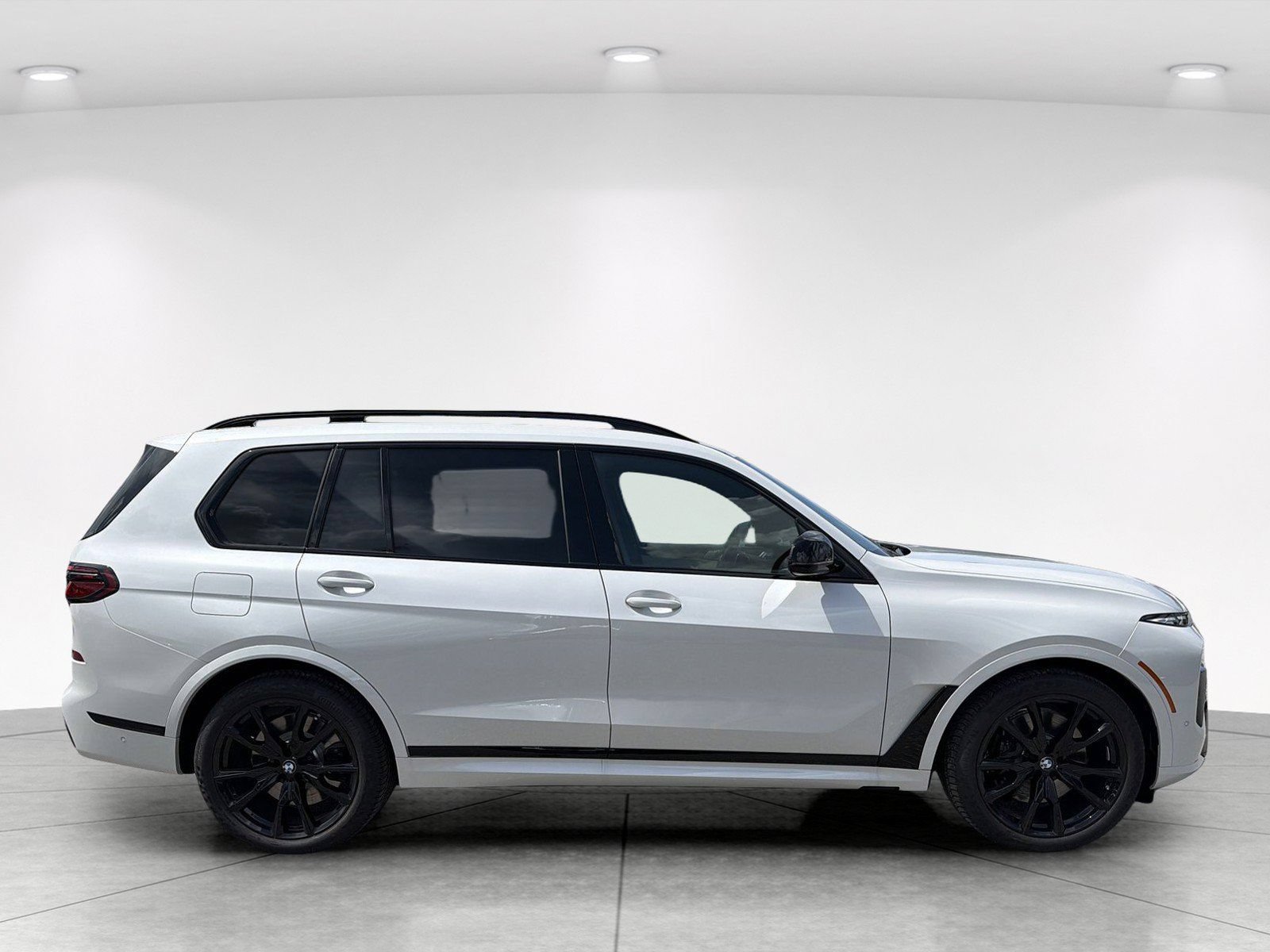 New 2027 BMW X7 M60i AWD/4WD image 3