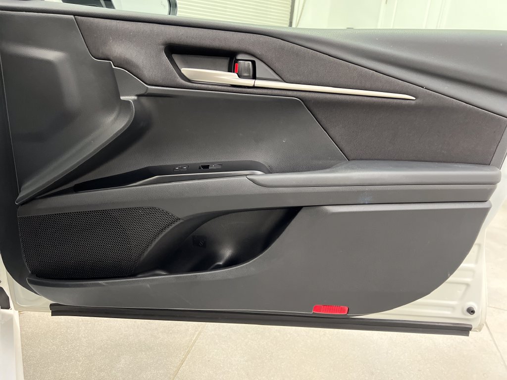 Used 2025 Toyota Camry LE FWD image 28