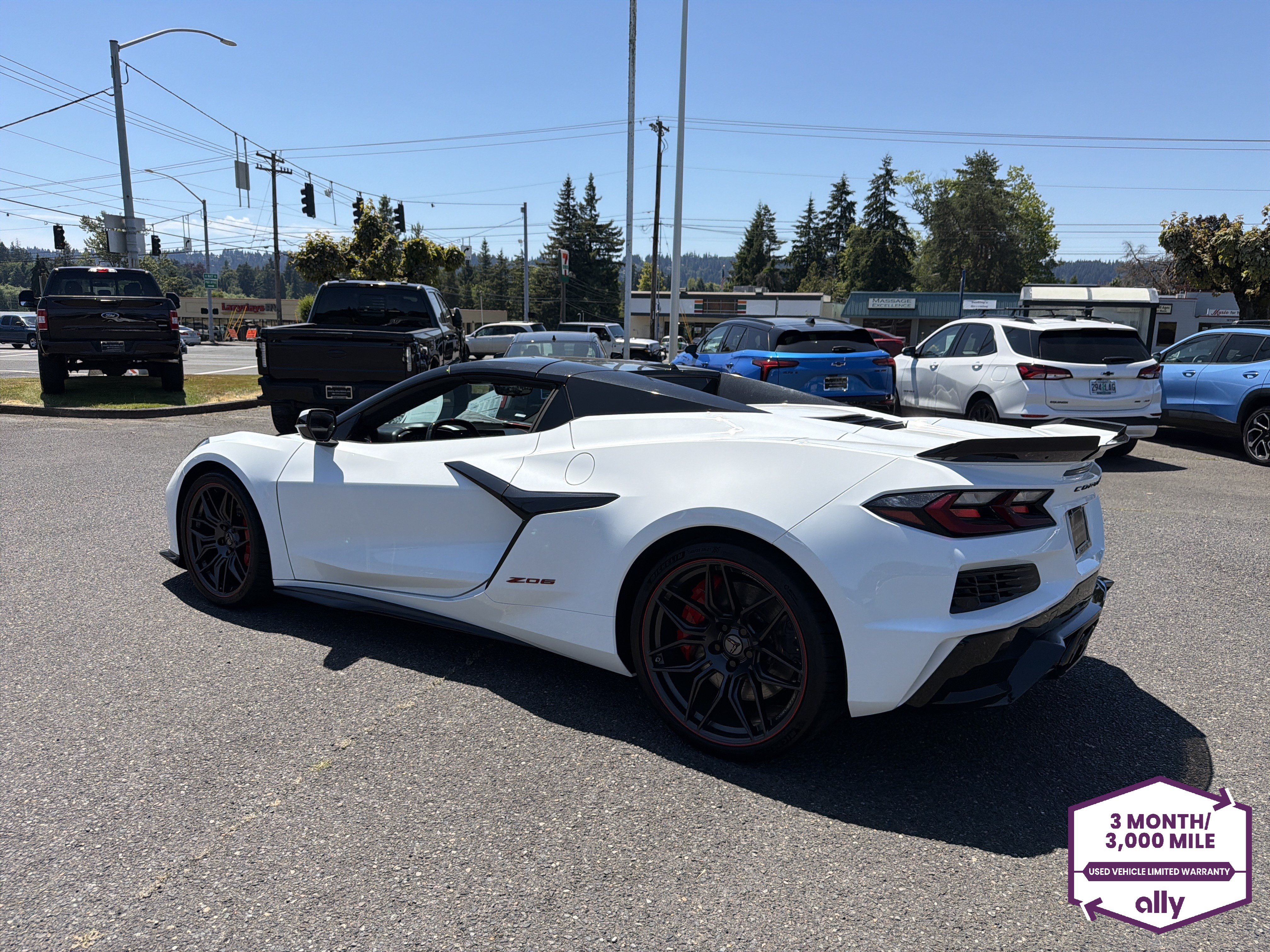 Used 2025 Chevrolet Corvette Z06 RWD image 3