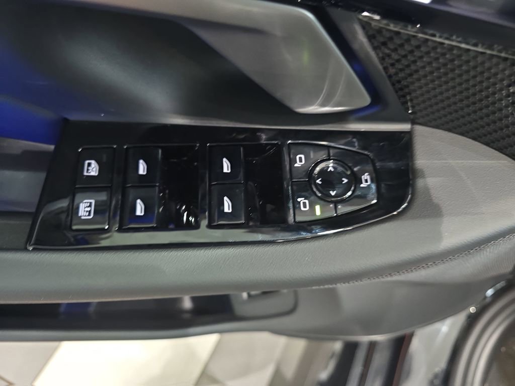 New 2026 BMW M5 w/ Carbon Package image 23