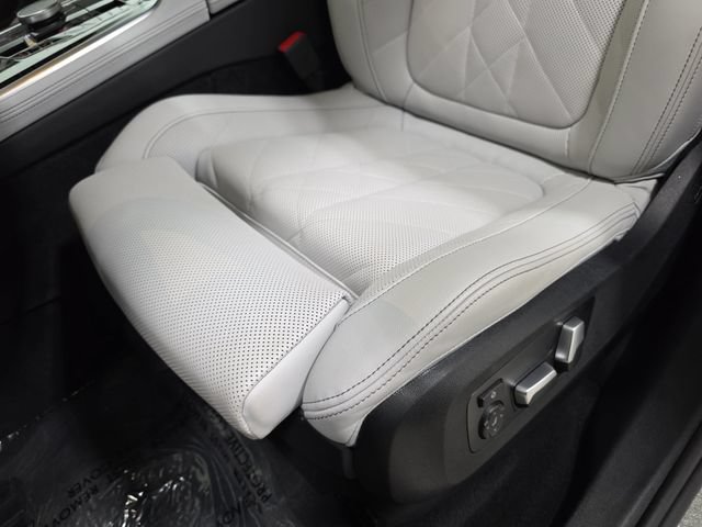Used 2025 BMW X5 xDrive40i w/ Premium Package AWD/4WD image 25