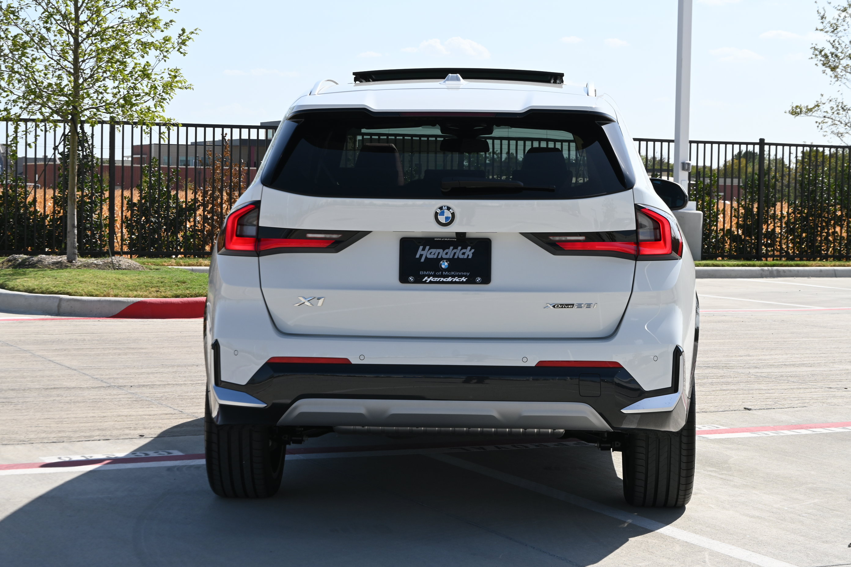 New 2027 BMW X1 xDrive28i AWD/4WD image 7