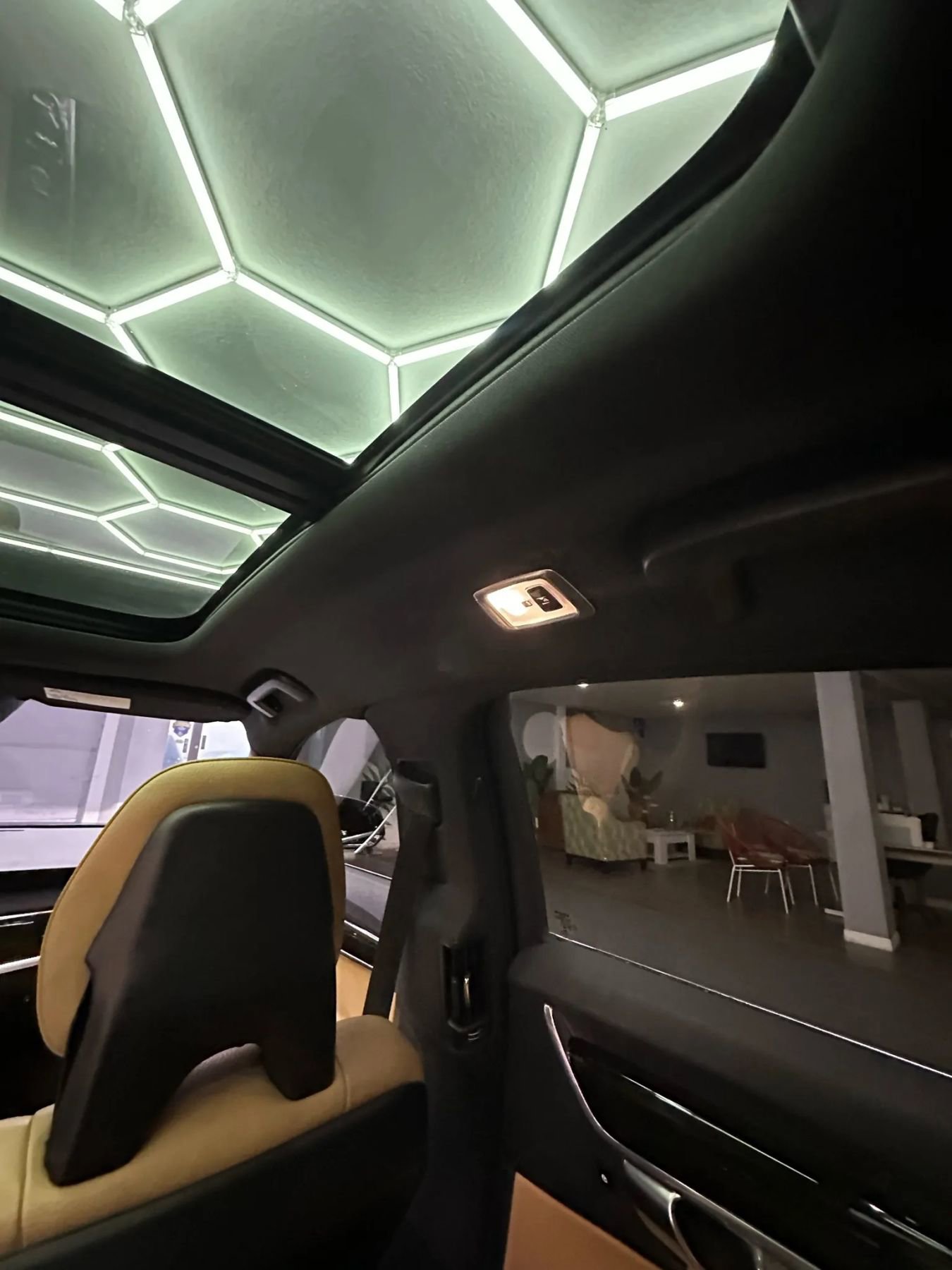 Used 2018 Volvo S90 T5 Momentum w/ Convenience Package image 35