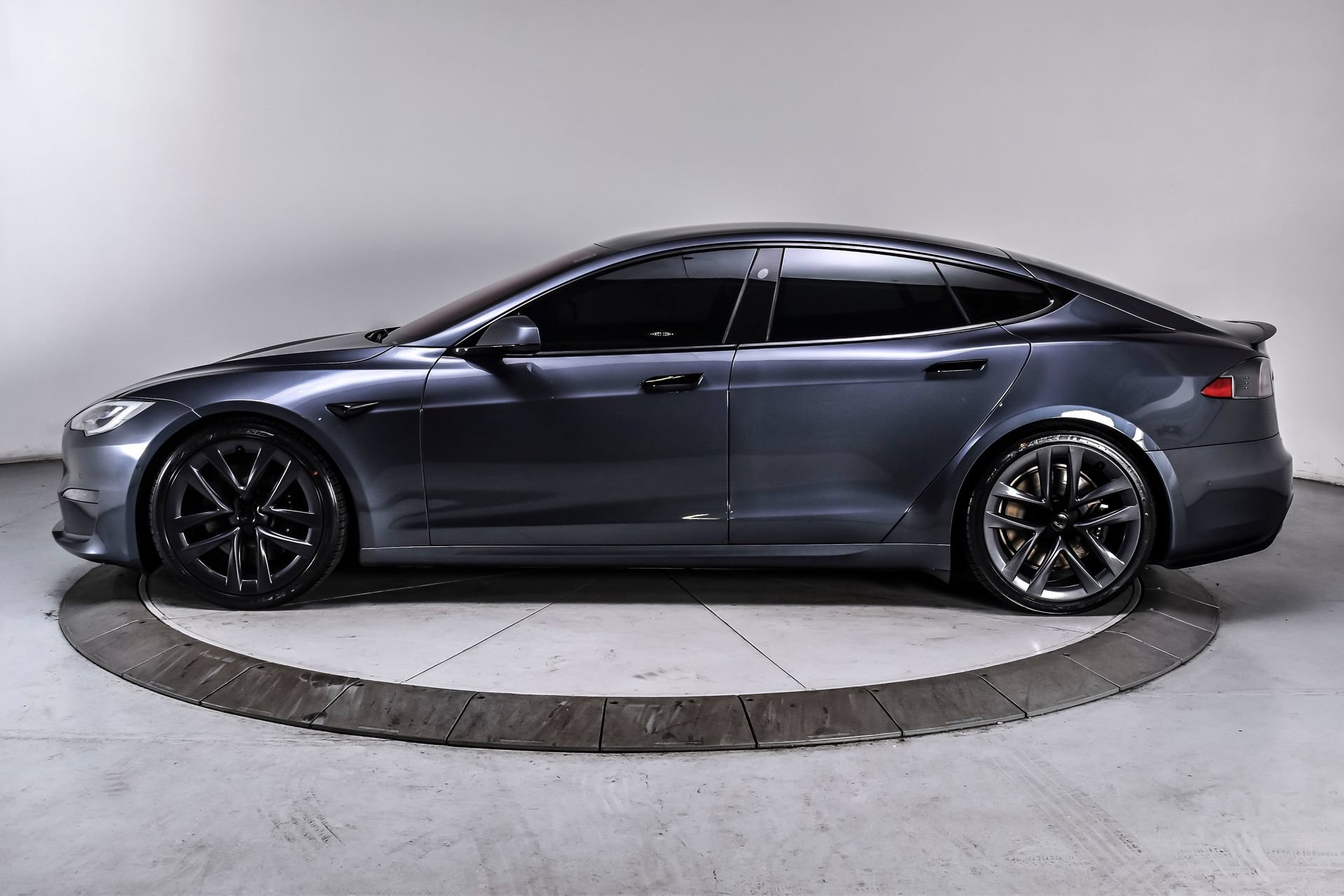 Used 2021 Tesla Model S Plaid AWD/4WD image 3