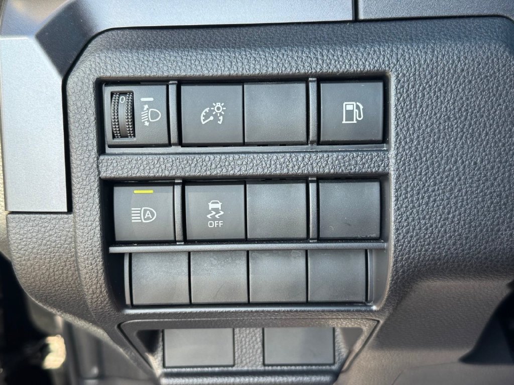 Used 2025 Toyota 4Runner SR5 AWD/4WD image 15