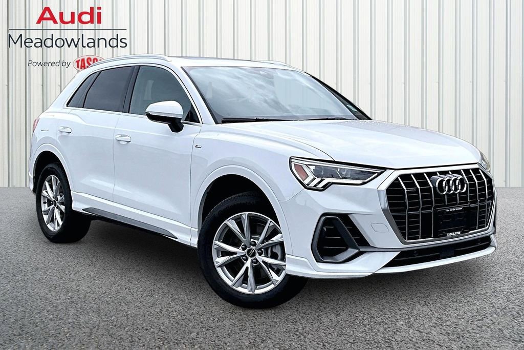Used 2025 Audi Q3 2.0T Premium w/ Convenience Package image 3