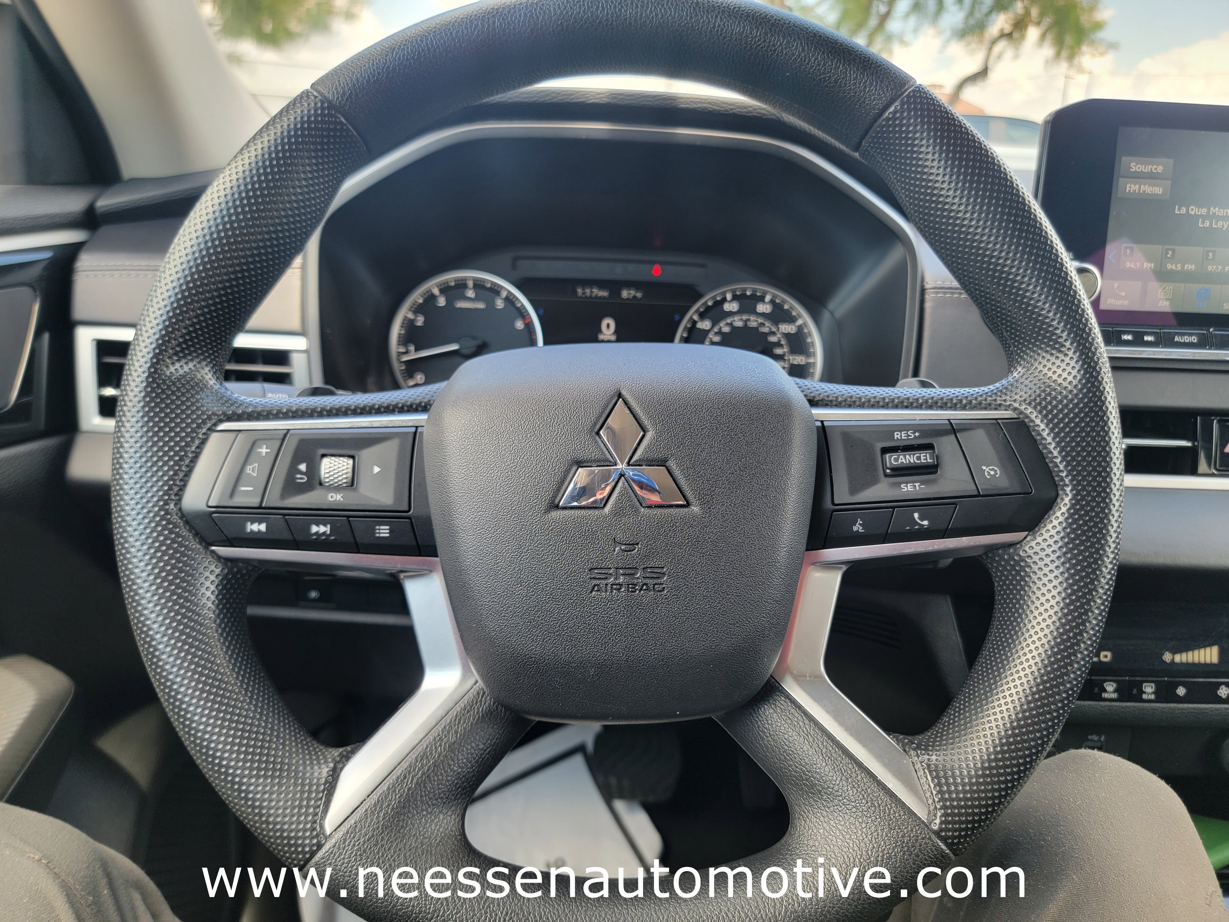 Used 2024 Mitsubishi Outlander ES image 16