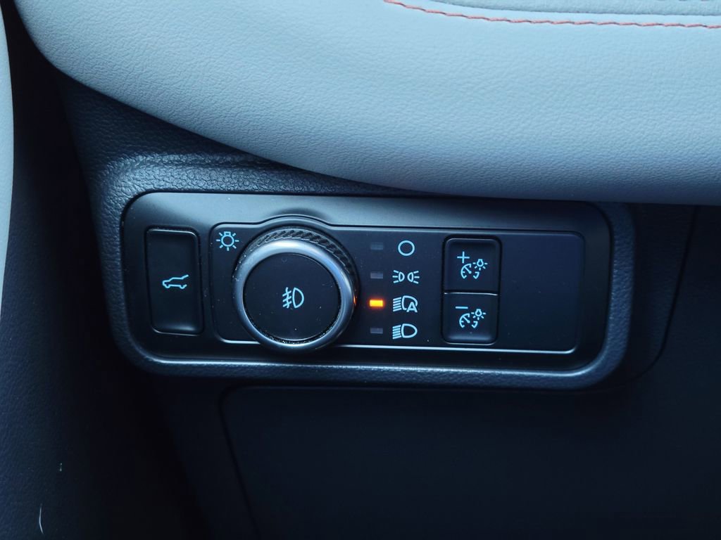 Certified 2025 Ford Explorer Active w/ Active Comfort Package image 27