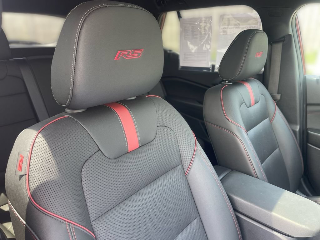 Used 2024 Chevrolet Trax RS w/ Sunroof Package FWD image 37