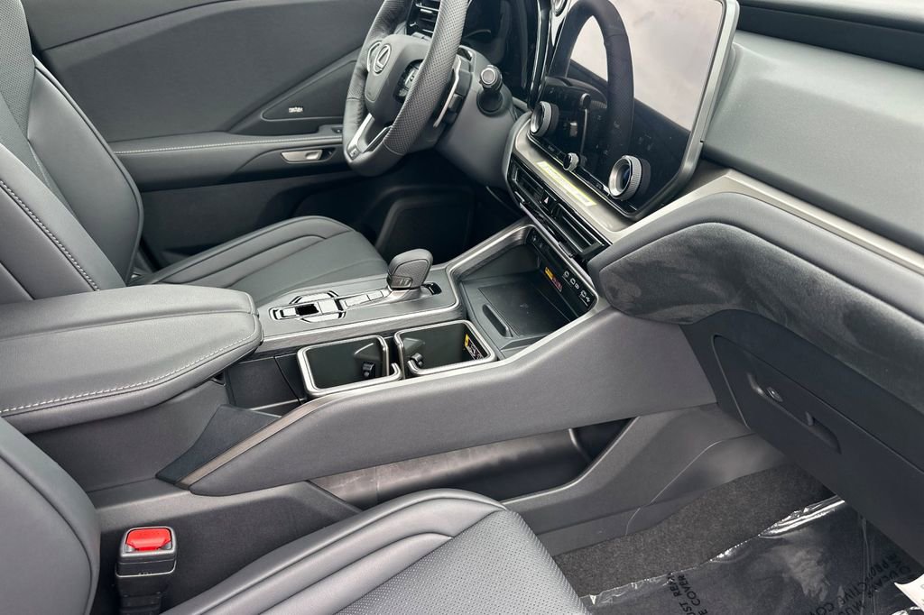 New 2026 Lexus TX 500h AWD image 17