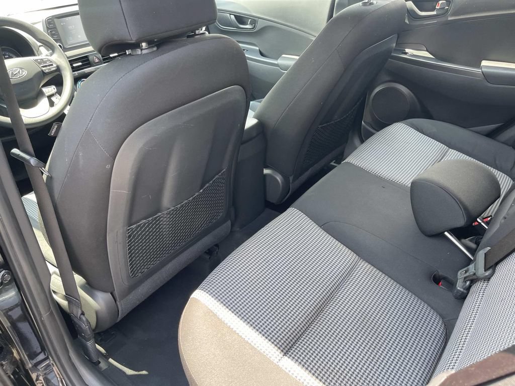 Used 2021 Hyundai Kona SE FWD image 17
