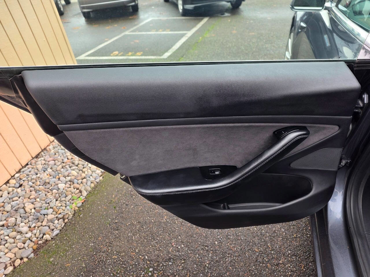 Used 2018 Tesla Model 3 Mid Range image 17