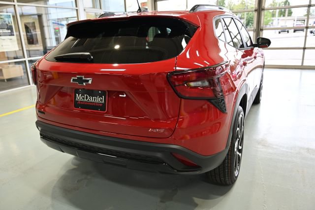 New 2026 Chevrolet Trax RS w/ Driver Confidence Package FWD image 5