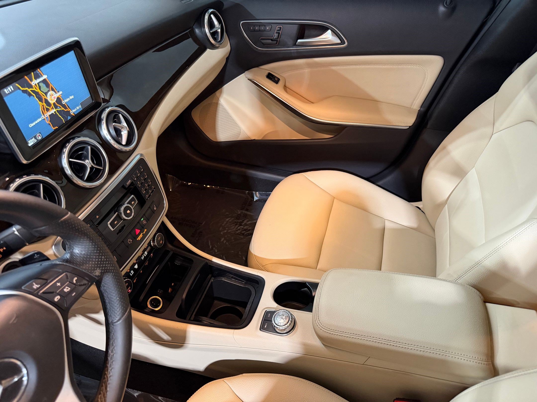 Used 2015 Mercedes-Benz GLA 250 image 30