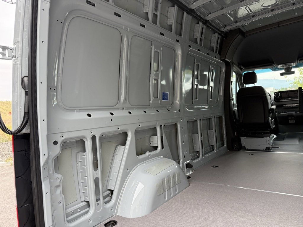New 2025 Mercedes-Benz Sprinter 2500 image 9