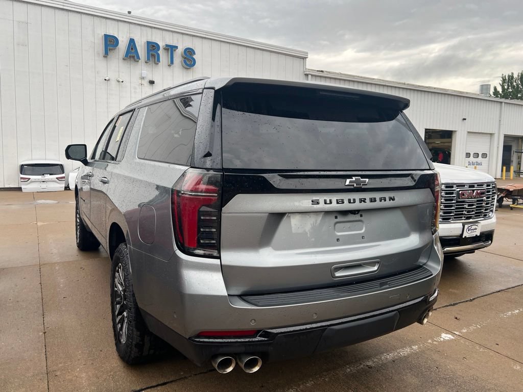 Used 2025 Chevrolet Suburban Z71 AWD/4WD image 5