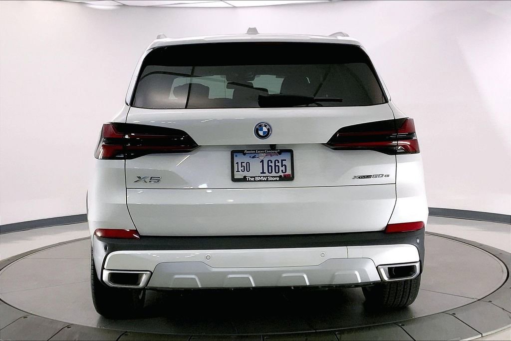 New 2026 BMW X5 xDrive50e w/ Climate Comfort Package image 3