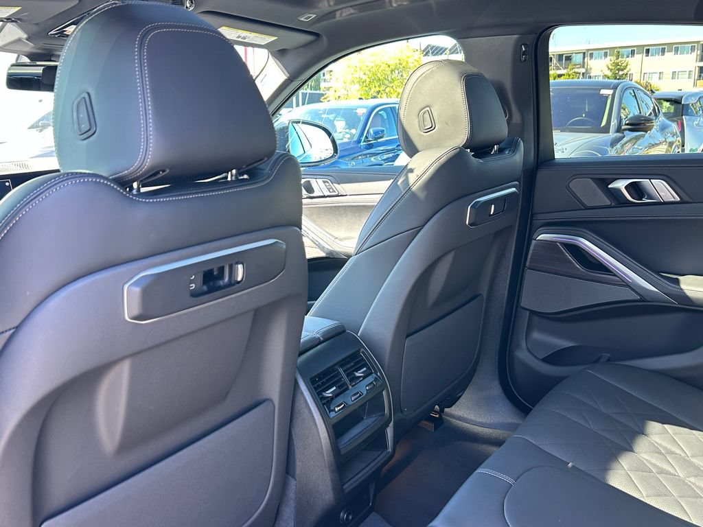 Used 2026 BMW X6 xDrive40i AWD/4WD image 31