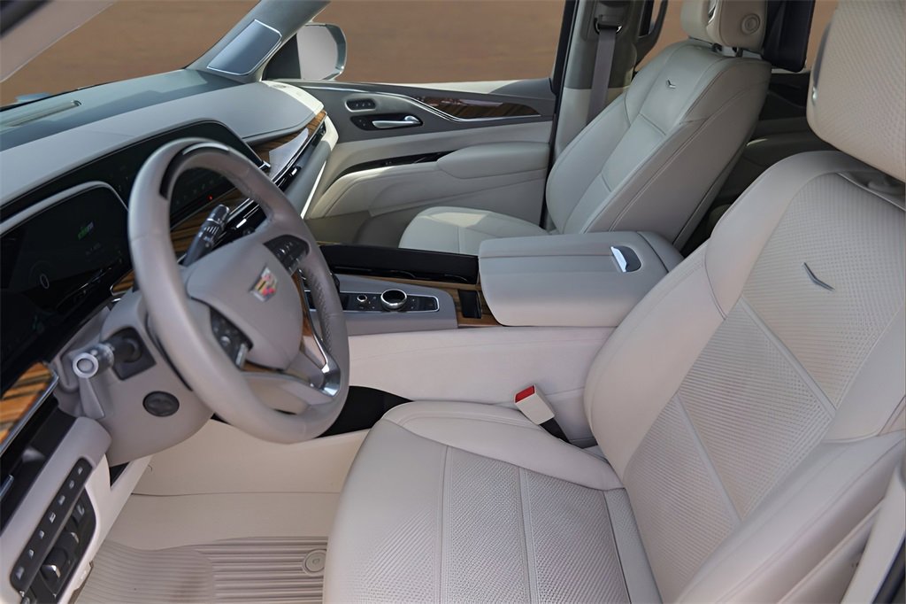 Certified 2024 Cadillac Escalade ESV Sport Platinum w/ LPO, Floor Liner Package image 9