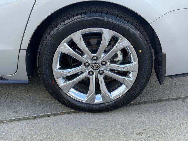 Certified 2024 Toyota Sienna Platinum FWD image 8