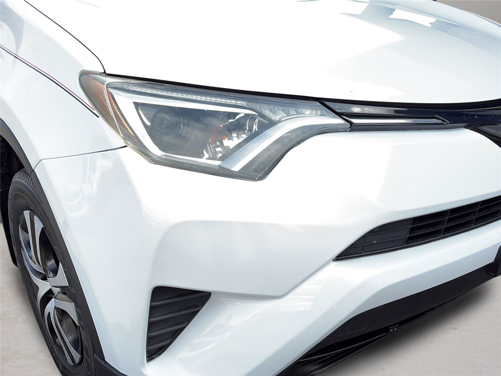 Used 2016 Toyota RAV4 LE AWD/4WD image 11