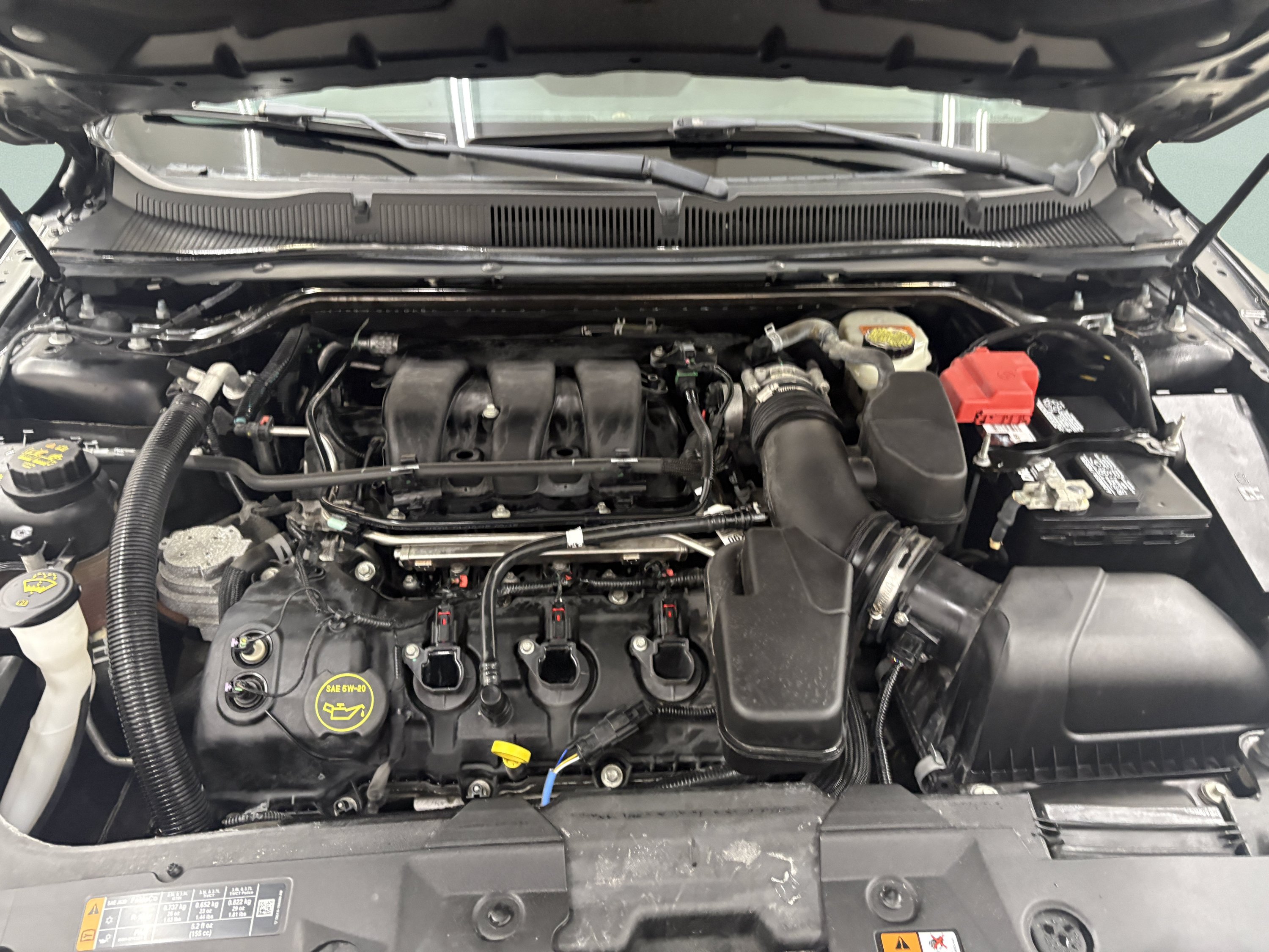 Used 2015 Ford Taurus SEL FWD image 9
