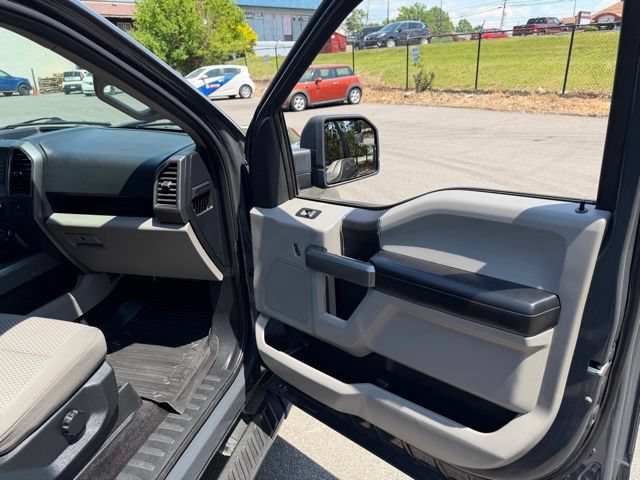 Used 2017 Ford F150 XLT w/ Heavy-Duty Payload Package AWD/4WD image 23
