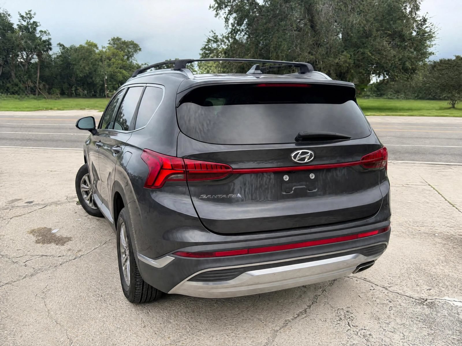 Used 2021 Hyundai Santa Fe SEL w/ Convenience Package FWD image 4