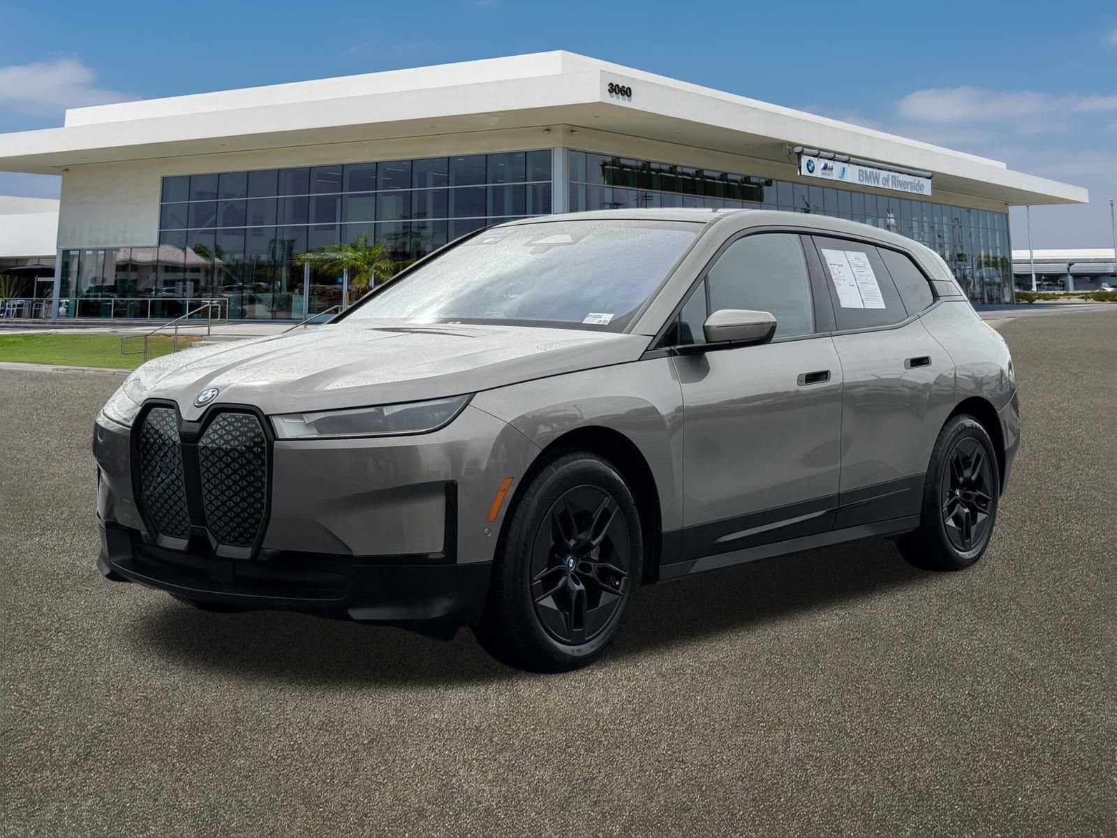 Used 2024 BMW iX xDrive50 w/ Radiant Heating Package image 5