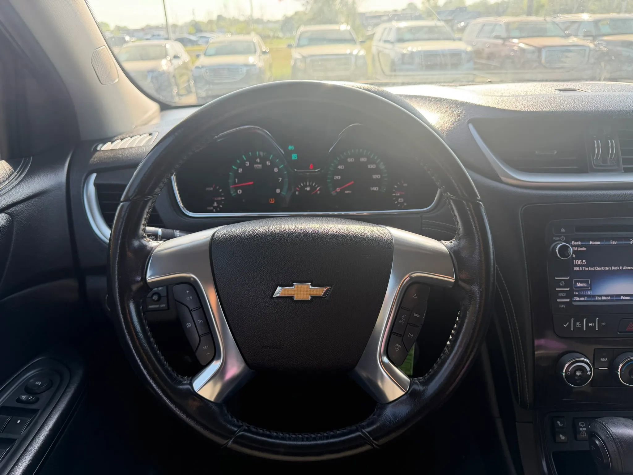 Used 2017 Chevrolet Traverse LT w/ Style and Technology Package FWD image 19