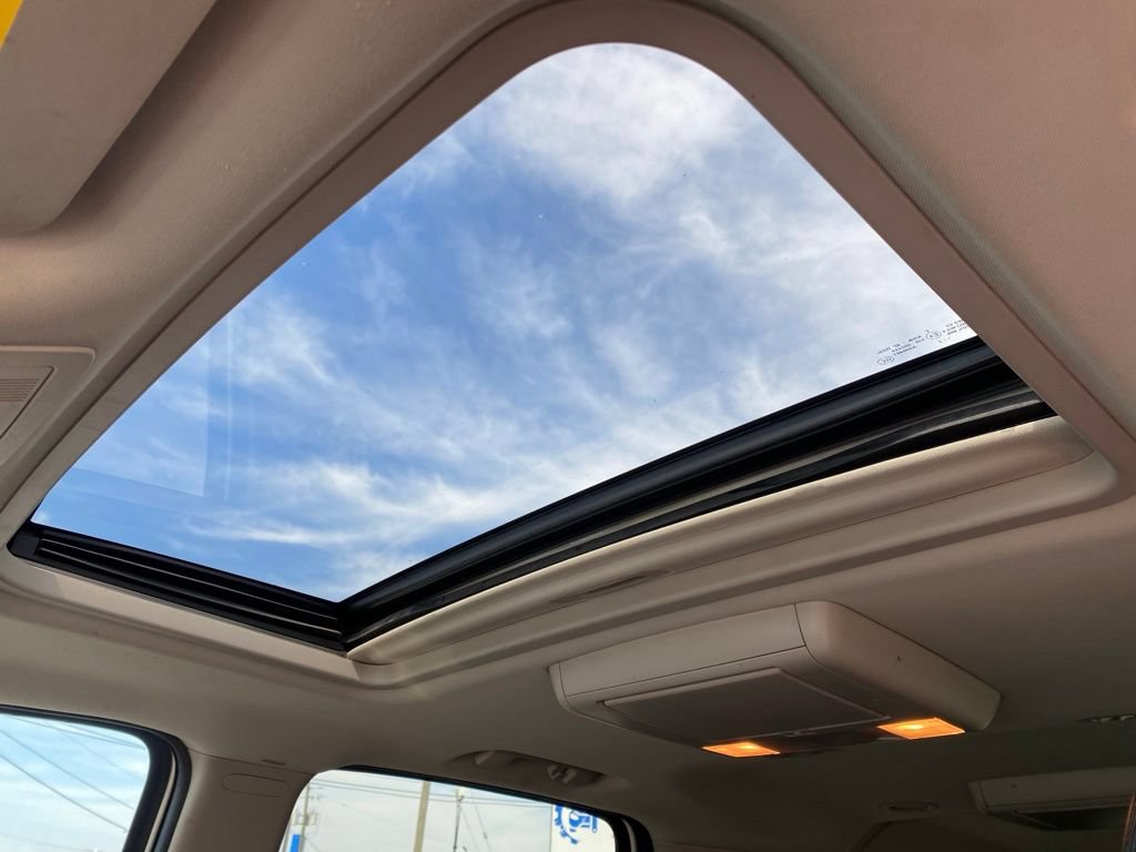 Used 2012 Chevrolet Suburban LTZ AWD/4WD image 12