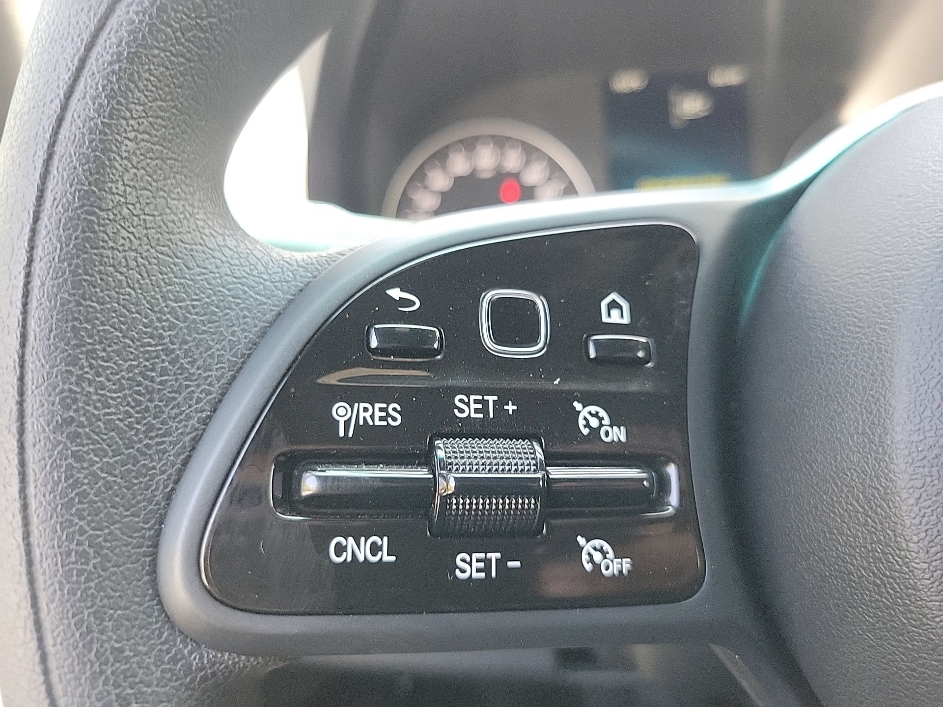 Used 2024 Mercedes-Benz Sprinter 2500 image 35