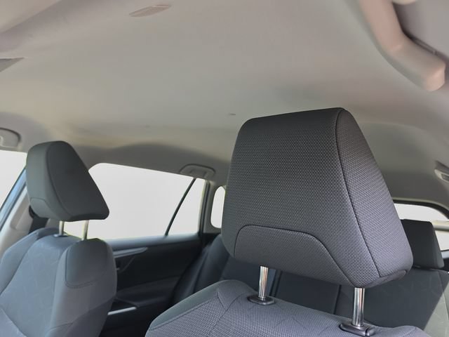 Used 2024 Toyota RAV4 XLE AWD/4WD image 12