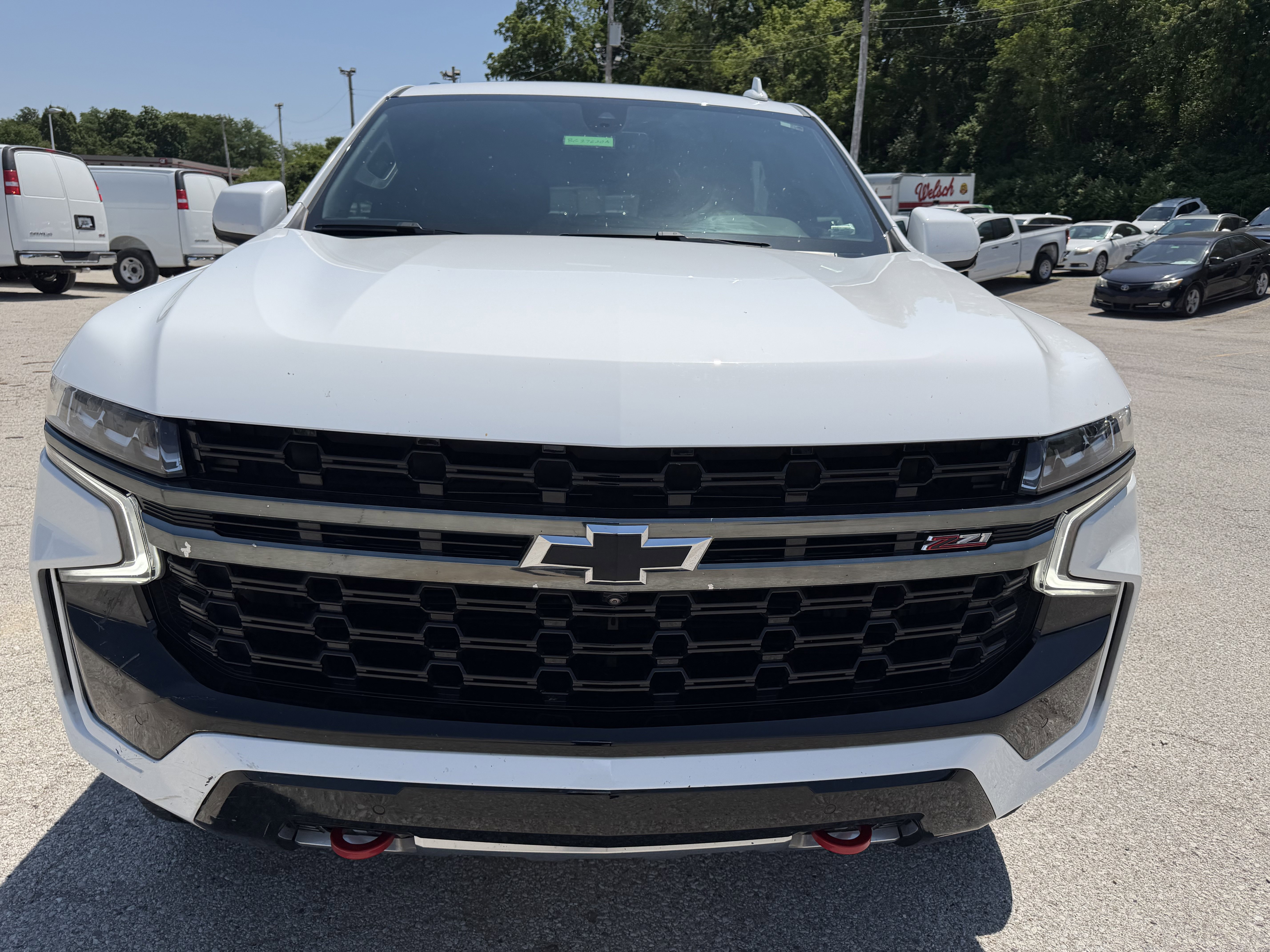 Used 2022 Chevrolet Suburban Z71 w/ Z71 Off-Road Package AWD/4WD image 2