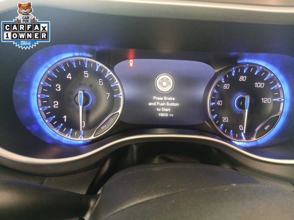 Used 2026 Chrysler Pacifica Select FWD image 2