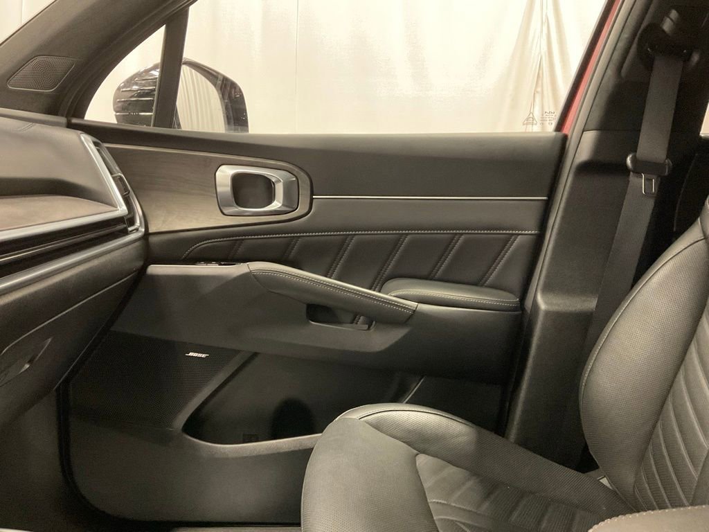 Used 2025 Kia Sorento SX Prestige image 22