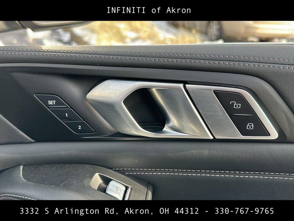 Used 2023 BMW X7 xDrive40i image 24