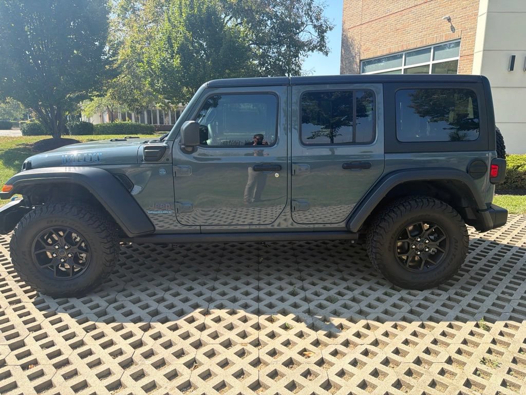 Used 2024 Jeep Wrangler Unlimited AWD/4WD image 3